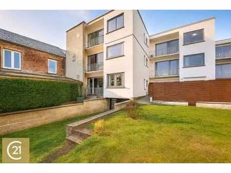 superbe appartement 2 chambres avec garage et jardin