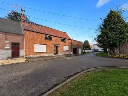 maison en état de gros œuvre idéalement située à blaugies