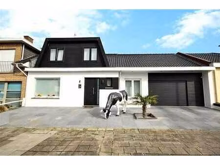 jolie maison contemporaine dans un clos prisé à luingne