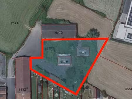 terrain industrielle avec 2 villas