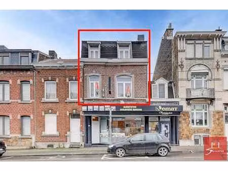 beau duplex 3 chambres - idealement situé! a voir