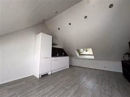 appartement 1ch au deuxième étage de l'immeuble