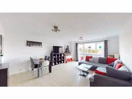 bordet - lumineux 3 ch excellent etat avec terrasse - peb c+