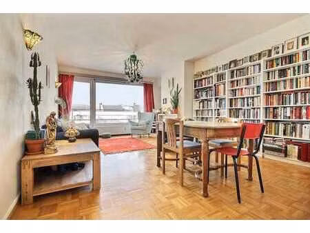 agréable appartement 2 chambres avec 2 terrasses et cave