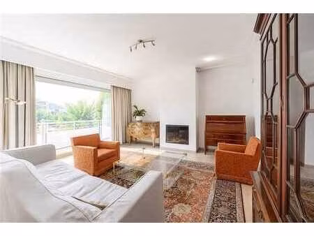 élégant appartement 2 chambres avec chambre de bonne et cave