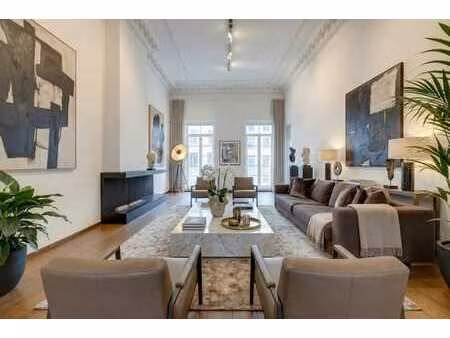 parc royal – maison de maître d'exception rénovée avec soin