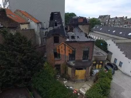 schaerbeek-maison/manoir+salle d'exposition/atelier avec pro
