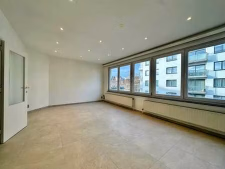 ! new ! appartement 1 chambre - evere - petite copropriété