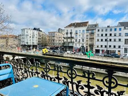 appartement spacieux (2 chambres) avec vue sur le canal