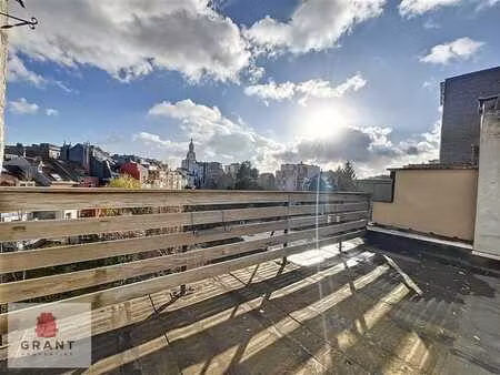 lumineux penthouse 1 chambre meublé avec 2 terrasses