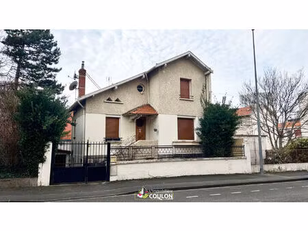 vente maison 5 pièces 130 m² clermont-ferrand (63000)
