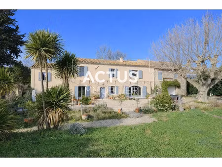 vente maison 7 pièces 220 m² à sénas (13560)  900 000 €