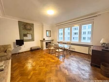 à proximité immédiate de montgomery