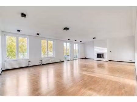 appartement de charme avenue louise - châtelain