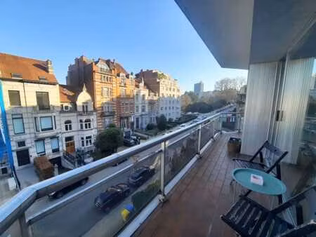 louise jardin du roi-appartement 2 chambres+terrasse parking