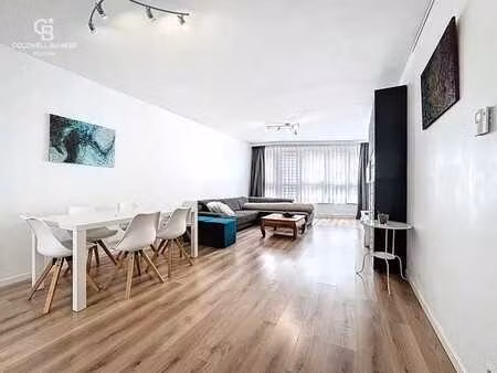 appt moderne meublé 2 ch / proche de la gare du midi.