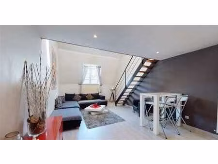 duplex une chambre (meublé) dans un immeuble de rapport