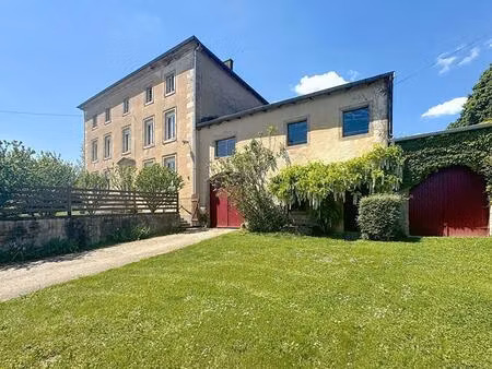 grande maison familiale avec dépendances et terrain de 1 40 ha