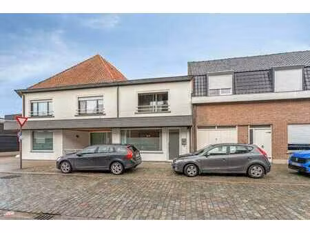 gerenoveerd instapklaar 2-slaapkamerappartement met binne...