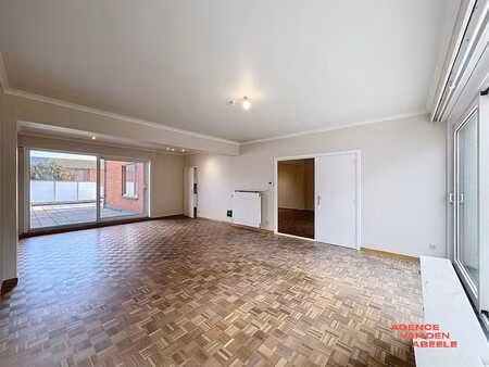 appartement moderne au cœur d'oostkamp  proche des commerces