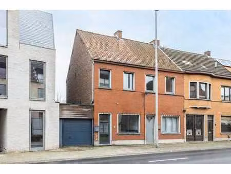 charmante maison de ville avec garage et terrasse