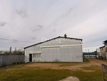 local d'activités à vendre