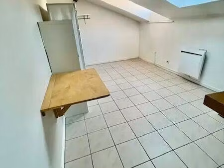 location appartement 1 pièce 23 m² à lyon 1 (69001)