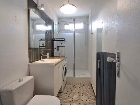 location appartement 1 pièce 29 m² à lyon 8 (69008)