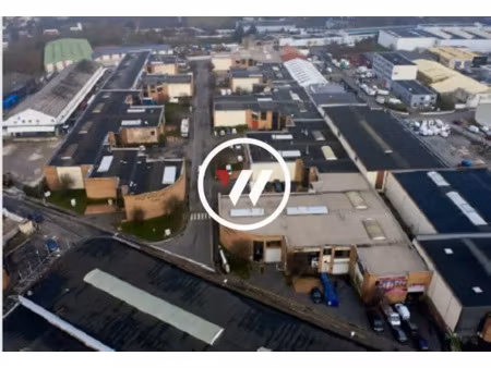 local d'activité a louer