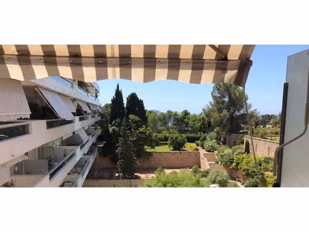 studette marseille 8. 14 m² + terrasse. marseille 8ème