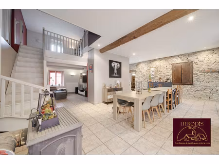 maison de village avec beau terrain et grande dépendance