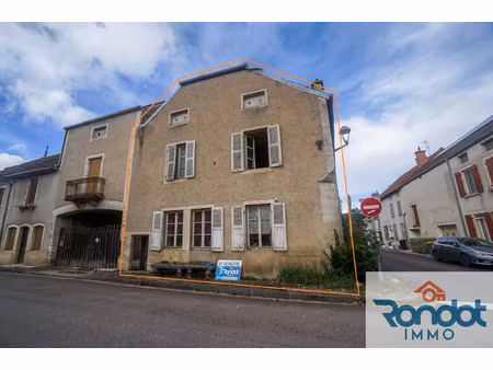 maison de village 6 pieces/4 chambres/136 m2