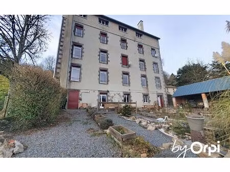 maison pontaumur 996 m² t-14 à vendre  785 000 €