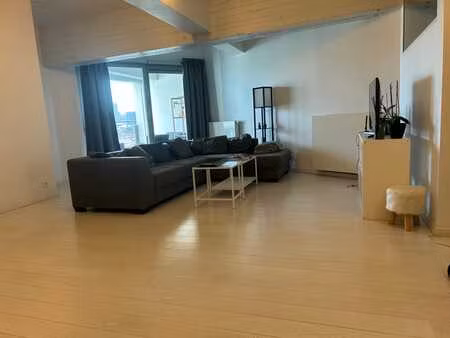 loft 2 chambres avec terrasse à louer à bruxelles-midi