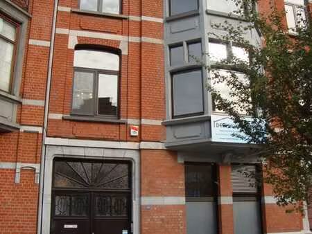 agréable bureau idéalement situé