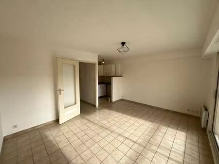 location appartement 2 pièces aux sables-d'olonne (85100) : à louer 2 pièces / 39m² les sa