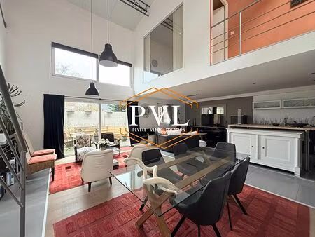 loft 5 pièces 152m²