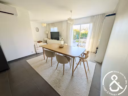 maison dans résidence prisée à proximité du centre ville.