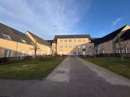 lichtrijk duplex appartement (3 slpks).+ zonnig terras