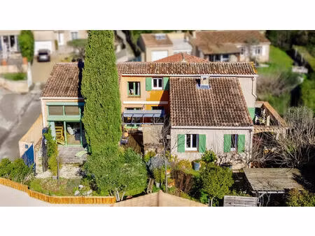 vente maison 6 pièces 160 m² pierrefeu-du-var (83390)