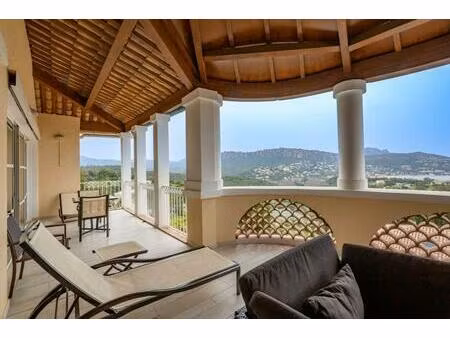 location appartement 4 pièces 86 m² à saint-raphaël (83530)