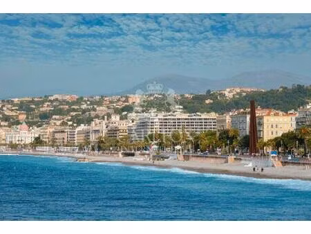 appartement refait à neuf – carré d’or  nice