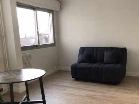 location appartement 1 pièce 26 m² à courbevoie (92400)