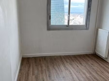 location appartement 2 pièces 42 m² à courbevoie (92400)