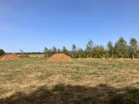 vente terrain 710 m² à arpajon-sur-cère (15130)  49 700 €