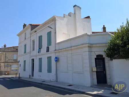 vente immeuble 286 m² pauillac (33250)