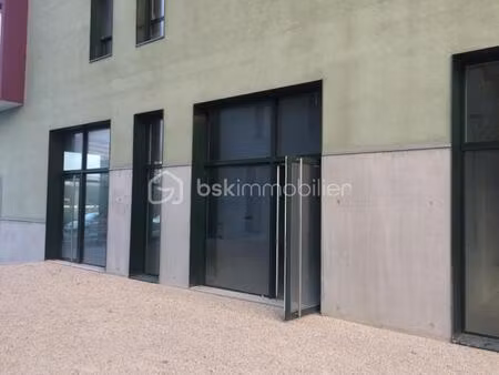 local d'activités de 118 m² à saint-denis