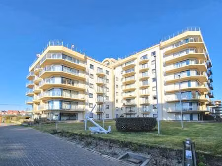 studio rénovée (48m2) avec vue sur mer + coin nuit + terras