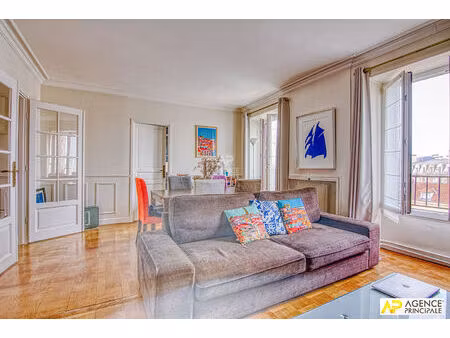 versailles notre-dame appartement 4 pièces 71 m² carrez situé au 5ème et dernier étage ave