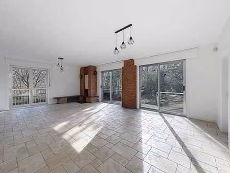 lumineuse maison rénovée avec jardin !